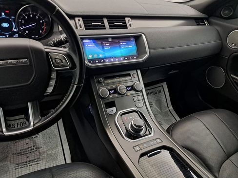 Used 2019 Land Rover Range Rover Evoque image 18