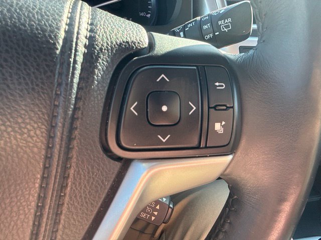 Used 2015 Toyota Highlander XLE FWD image 16