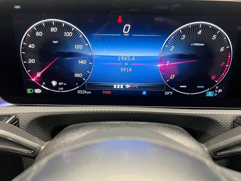 Used 2025 Mercedes-Benz CLA 250 4MATIC image 32