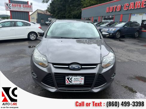 Used 2014 Ford Focus Titanium FWD image 2
