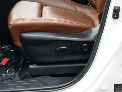 Used 2023 Subaru Ascent Touring image 11