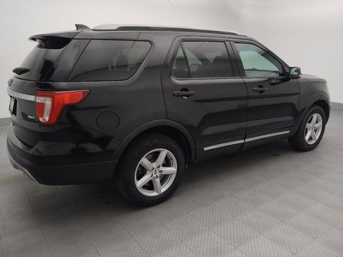 Used 2016 Ford Explorer XLT w/ Equipment Group 202A AWD/4WD image 10
