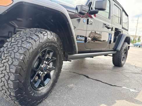Used 2024 Jeep Wrangler Unlimited AWD/4WD image 43