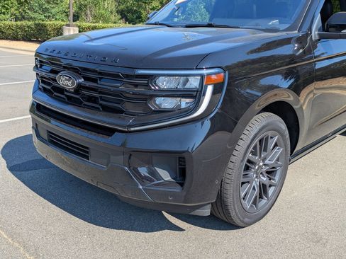 Certified 2025 Ford Expedition Platinum w/ Stealth Performance Package AWD/4WD image 10