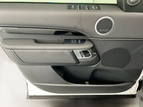 Certified 2025 Land Rover Discovery S AWD/4WD image 23