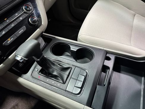 Used 2018 Kia Sedona L FWD image 20
