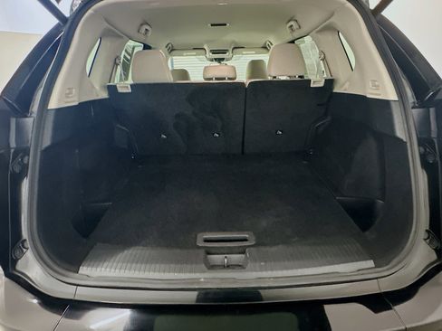 Used 2025 Nissan Rogue SV image 28