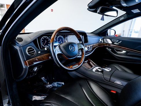 Used 2015 Mercedes-Benz S 550 Sedan image 25