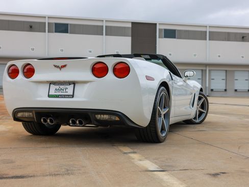 Used 2011 Chevrolet Corvette Convertible w/ Preferred Equipment Group RWD image 50