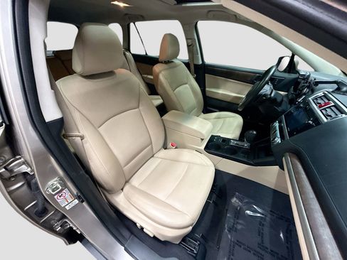 Used 2017 Subaru Outback 3.6R Limited image 32