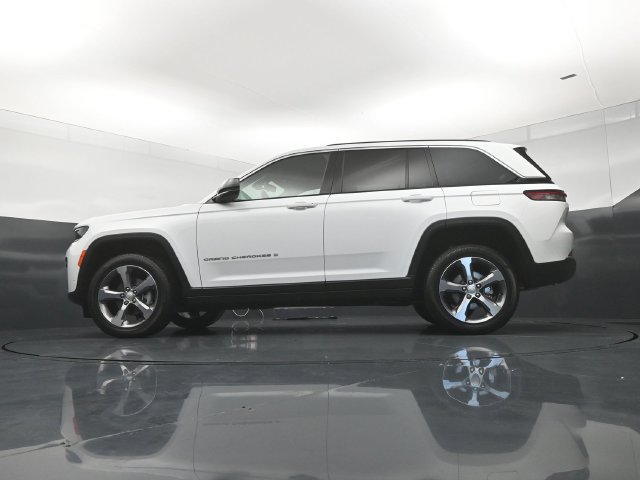 New 2026 Jeep Grand Cherokee Limited w/ Luxury Tech Group II AWD/4WD image 21