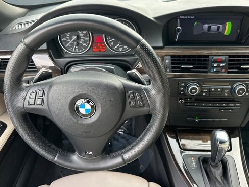 Used 2013 BMW 335i Convertible image 27