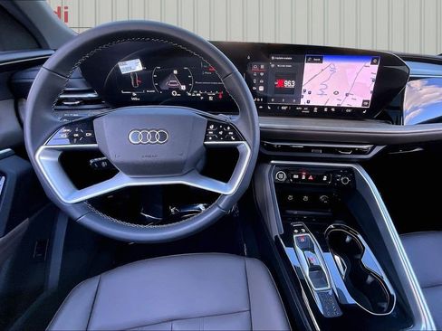 Used 2025 Audi Q5 Premium w/ Convenience Package AWD/4WD image 7