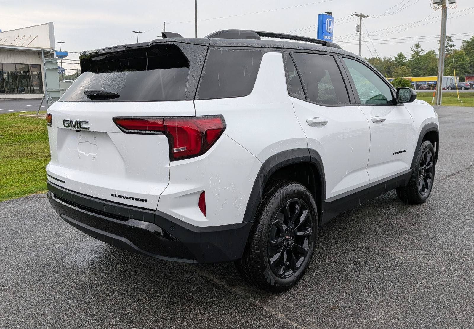 New 2027 GMC Terrain Elevation w/ Elevation Premium Package AWD/4WD image 8
