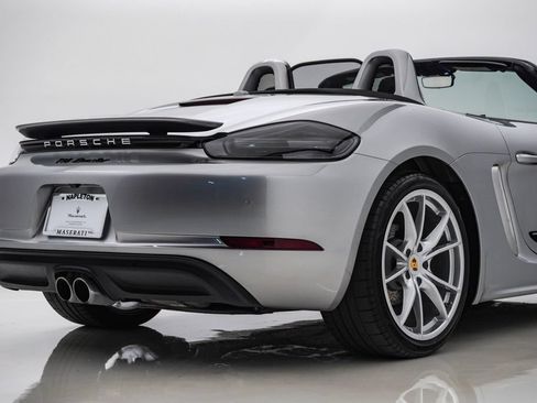 Used 2024 Porsche 718 Boxster RWD image 14