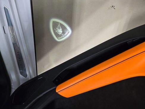 Used 2024 Lamborghini Huracan EVO image 31