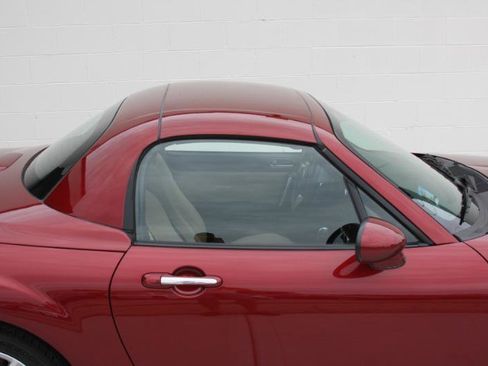Used 2009 MAZDA MX-5 Miata Grand Touring w/ Premium Pkg RWD image 7