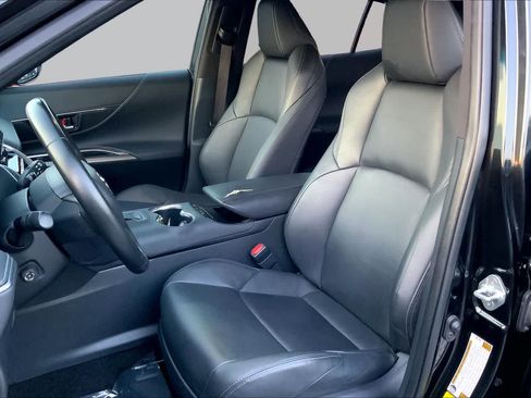 Used 2023 Toyota Venza Nightshade AWD/4WD image 8