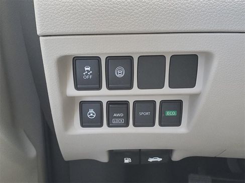 Certified 2022 Nissan Rogue Sport SV image 23