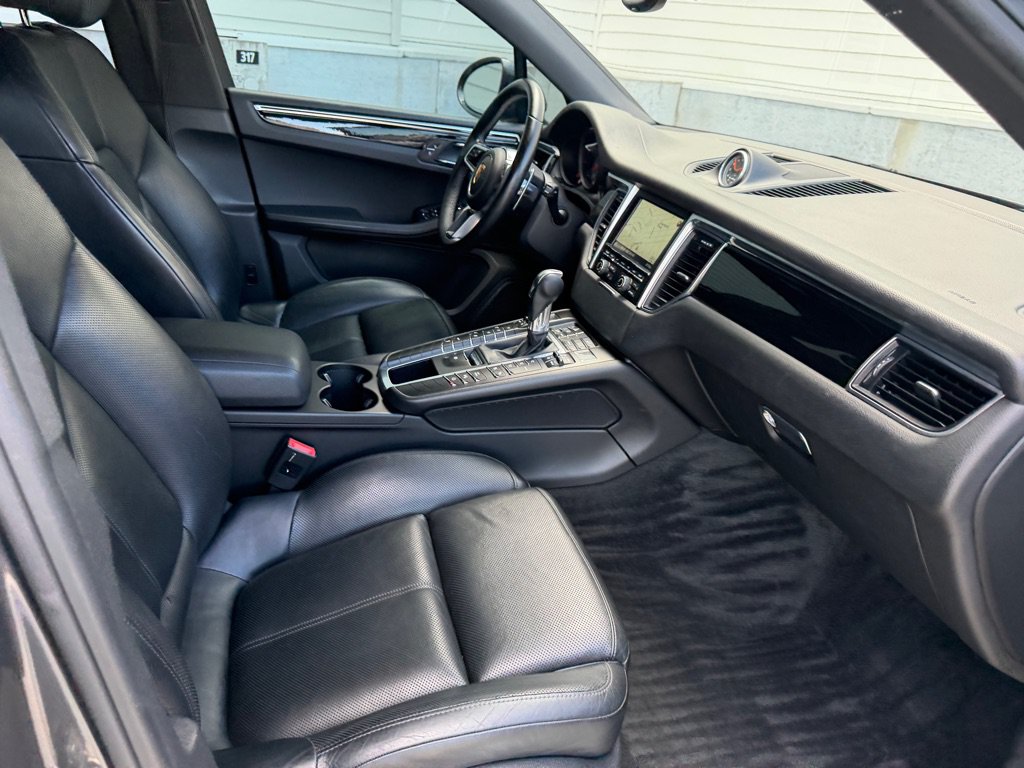 Used 2016 Porsche Macan S AWD/4WD image 28