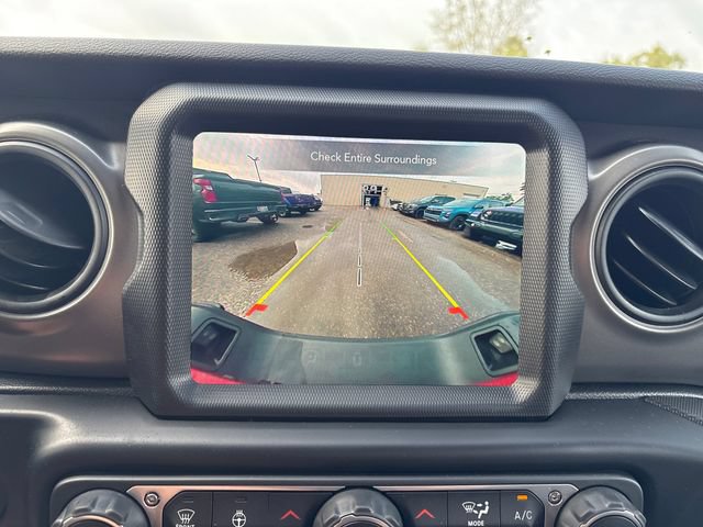 Used 2022 Jeep Gladiator Sport AWD/4WD image 15