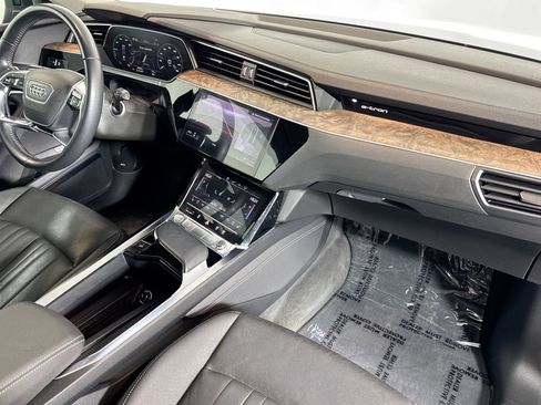 Used 2019 Audi e-tron Premium Plus w/ Cold Weather Package image 28