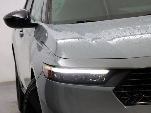 Used 2023 Honda Accord Sport image 4