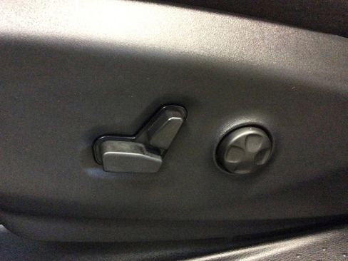 New 2025 Chrysler Voyager LX image 16