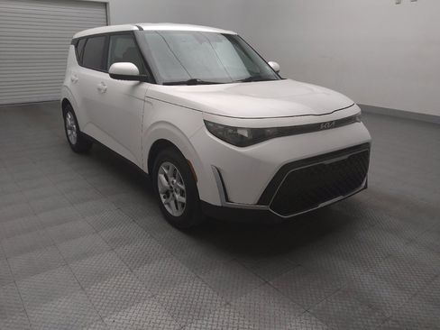 Used 2025 Kia Soul LX w/ LX Technology Package image 13