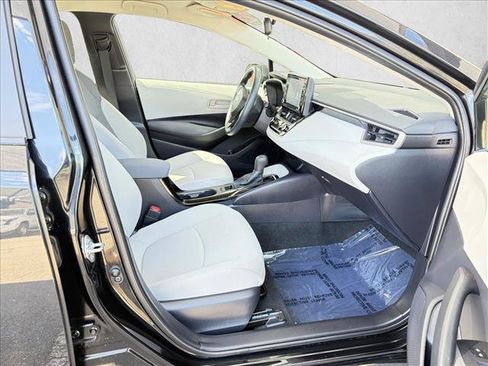 Used 2022 Toyota Corolla LE w/ LE Convenience Package FWD image 15