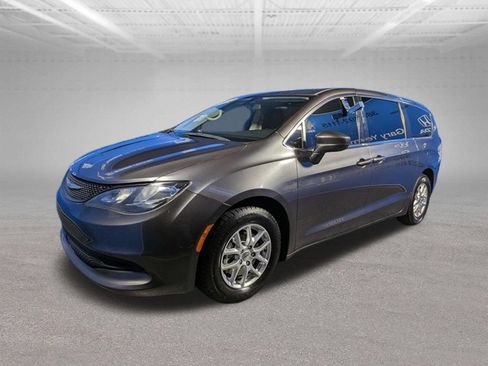 Used 2022 Chrysler Voyager LX FWD image 8
