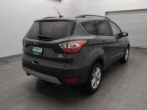 Used 2018 Ford Escape SE FWD image 9