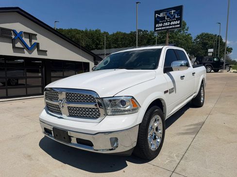 Used 2018 RAM 1500 Laramie w/ Convenience Group AWD/4WD image 5