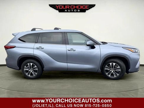 Used 2020 Toyota Highlander XLE FWD image 13