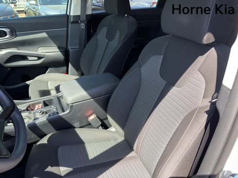 New 2026 Kia Sorento LX FWD image 10