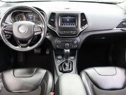 Used 2021 Jeep Cherokee Latitude Plus AWD/4WD image 13