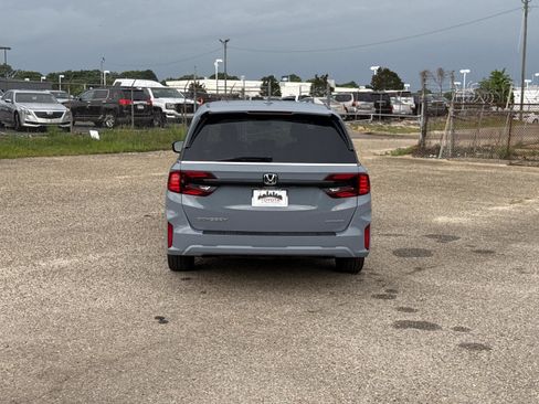 Used 2025 Honda Odyssey Sport-L image 4