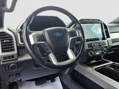 Used 2022 Ford F250 Lariat w/ Lariat Ultimate Package AWD/4WD image 12