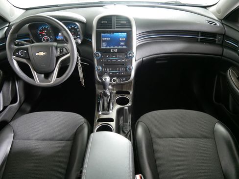Used 2015 Chevrolet Malibu LT FWD image 10