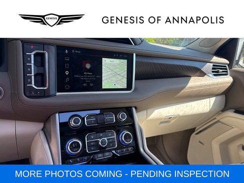 Used 2024 GMC Yukon XL Denali w/ Denali Reserve Package AWD/4WD image 9