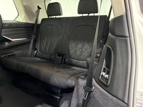 Used 2025 BMW X7 xDrive40i w/ Premium Package AWD/4WD image 19