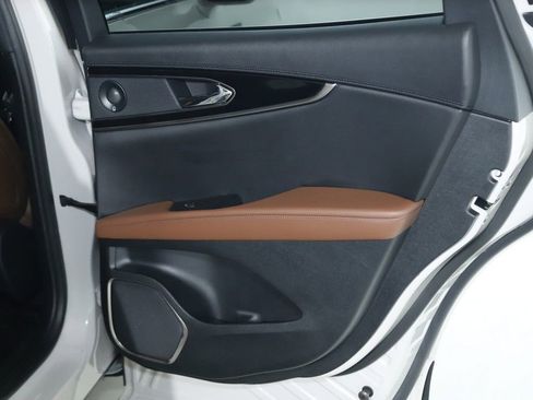 Certified 2023 Lincoln Nautilus Reserve w/ Luxury Package image 33