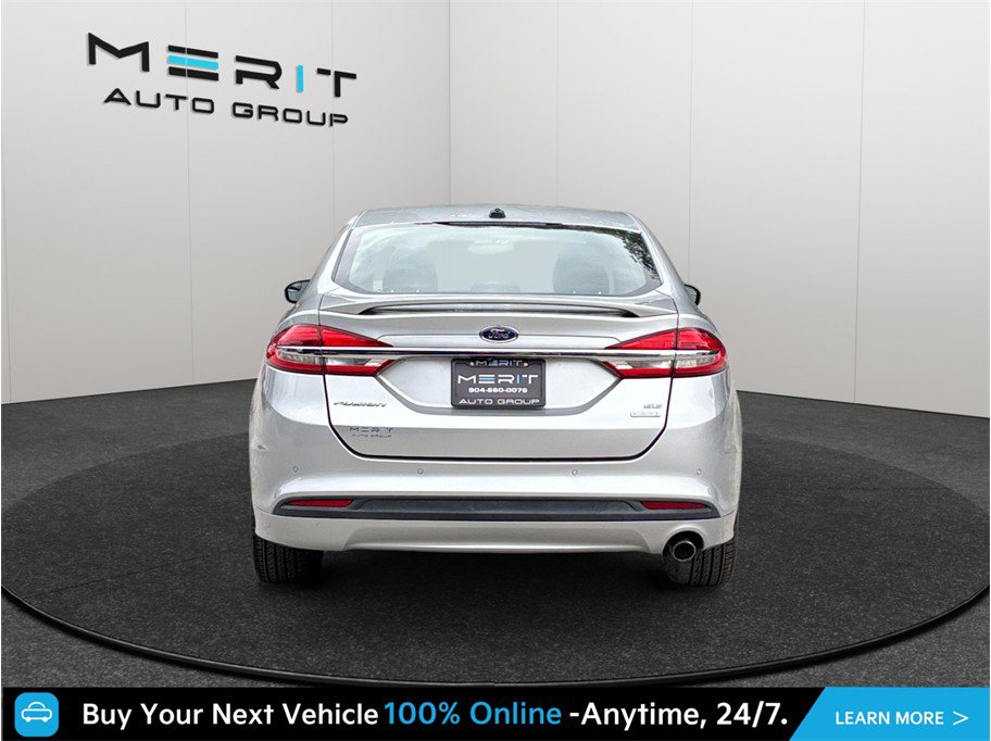 Used 2018 Ford Fusion SE w/ Equipment Group 201A FWD image 8