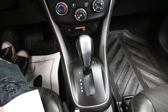 Used 2019 Chevrolet Trax LT FWD image 11