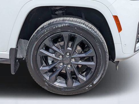 New 2026 Jeep Grand Cherokee Limited AWD/4WD image 10