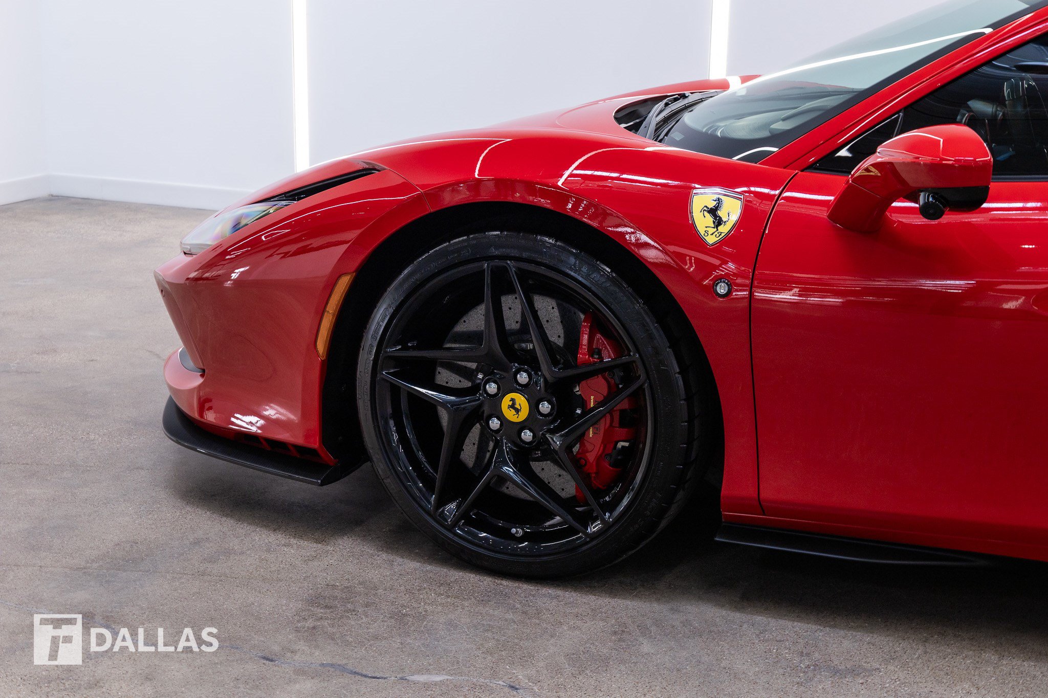 Used 2020 Ferrari F8 Tributo RWD image 2