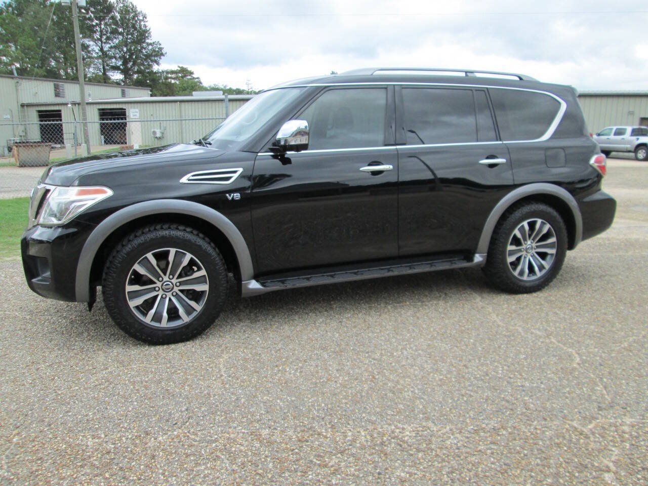 Used 2018 Nissan Armada SL w/ Moonroof Package AWD/4WD image 2