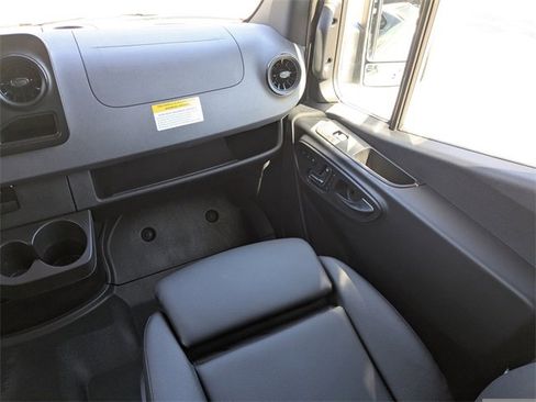 Used 2024 Mercedes-Benz Sprinter 144 Cargo image 18