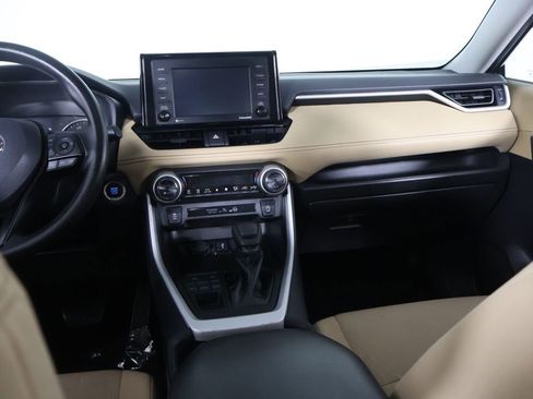 Used 2022 Toyota RAV4 XLE AWD/4WD image 30