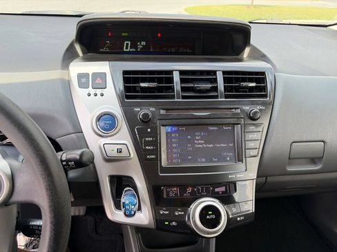 Used 2014 Toyota Prius V Three FWD image 19